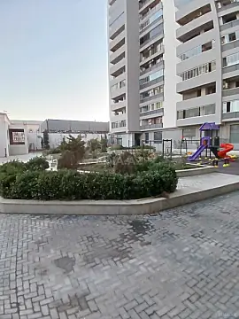 Satılır 4 otaqlı mənzil 250 m²