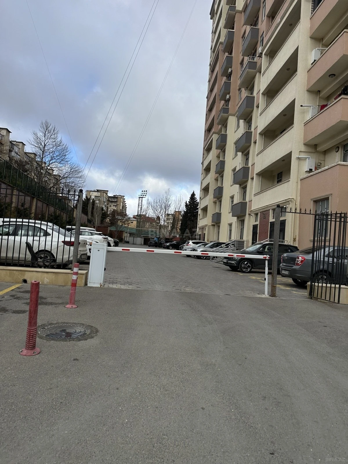Satılır 2 otaqlı mənzil 85 m²