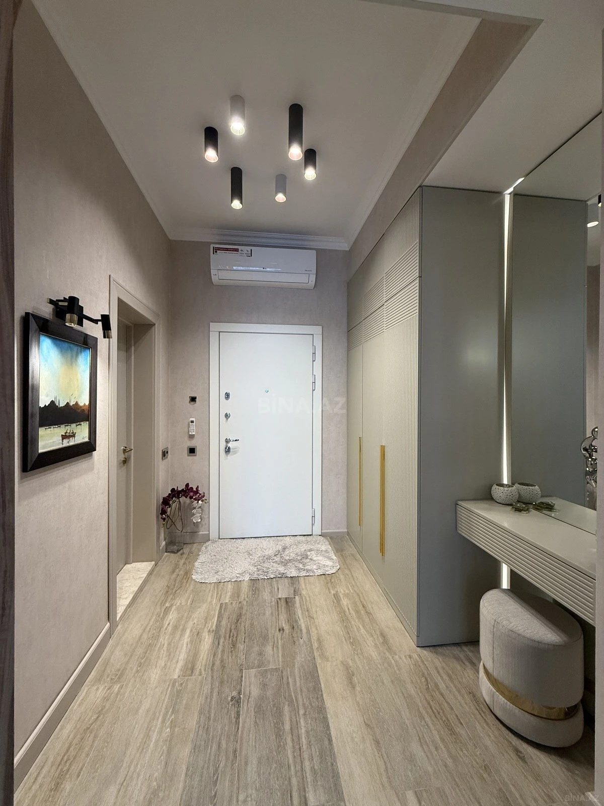 Satılır 3 otaqlı mənzil 98.5 m²