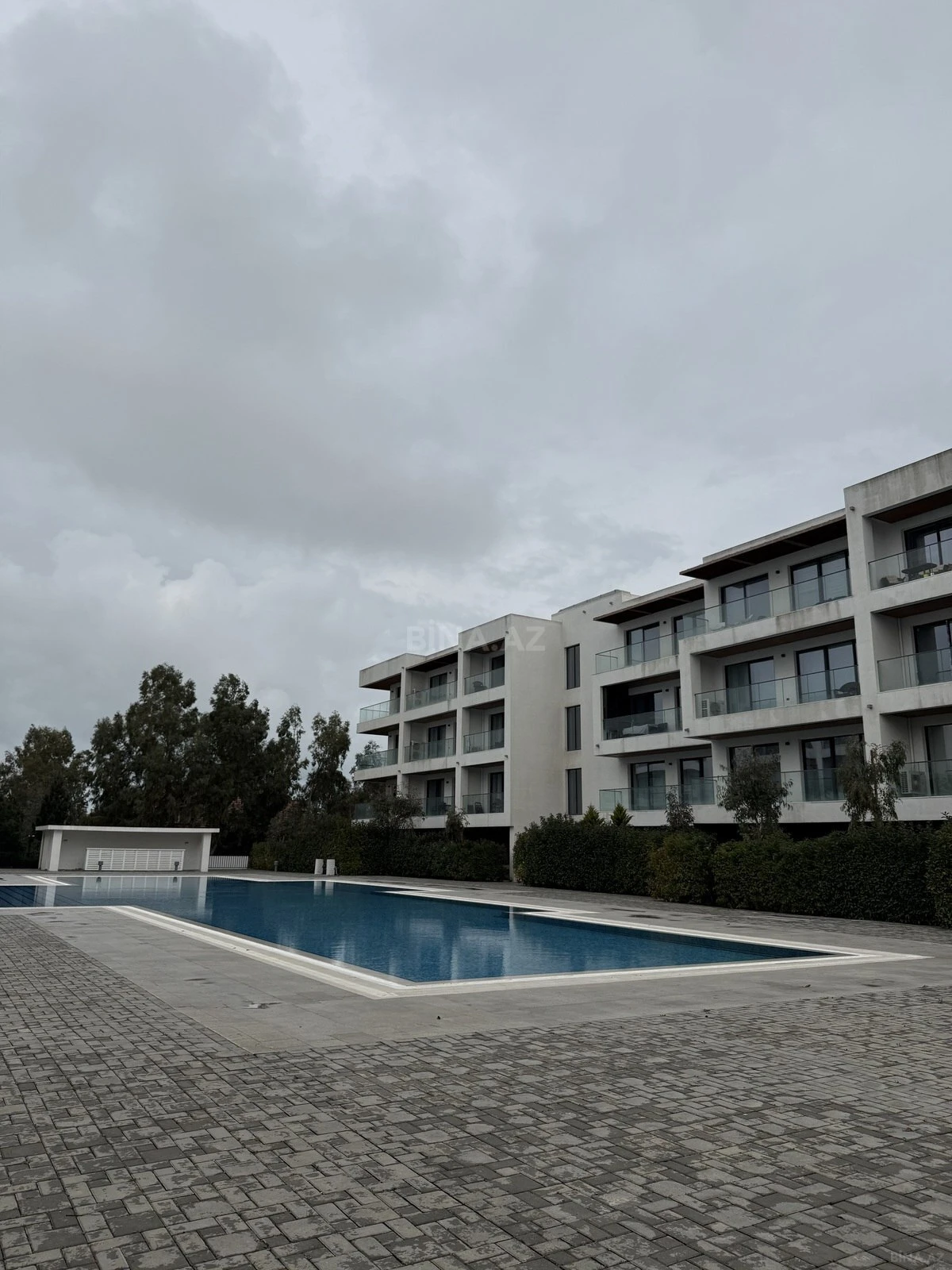 Satılır 3 otaqlı mənzil 98.5 m²