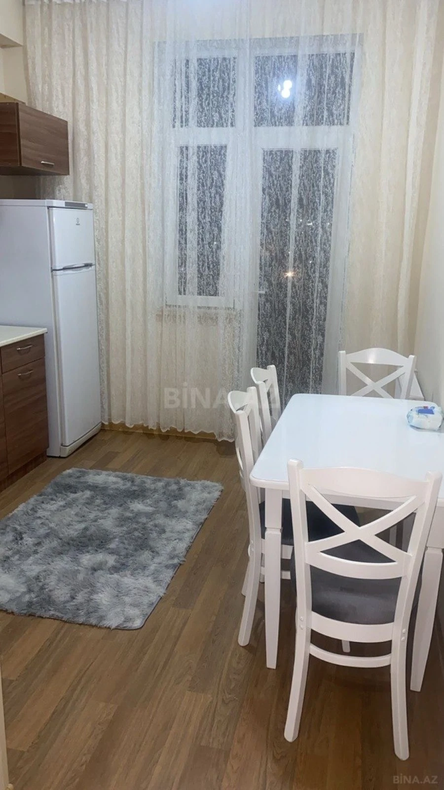 Kirayə verilir 4 otaqlı mənzil 99 m²