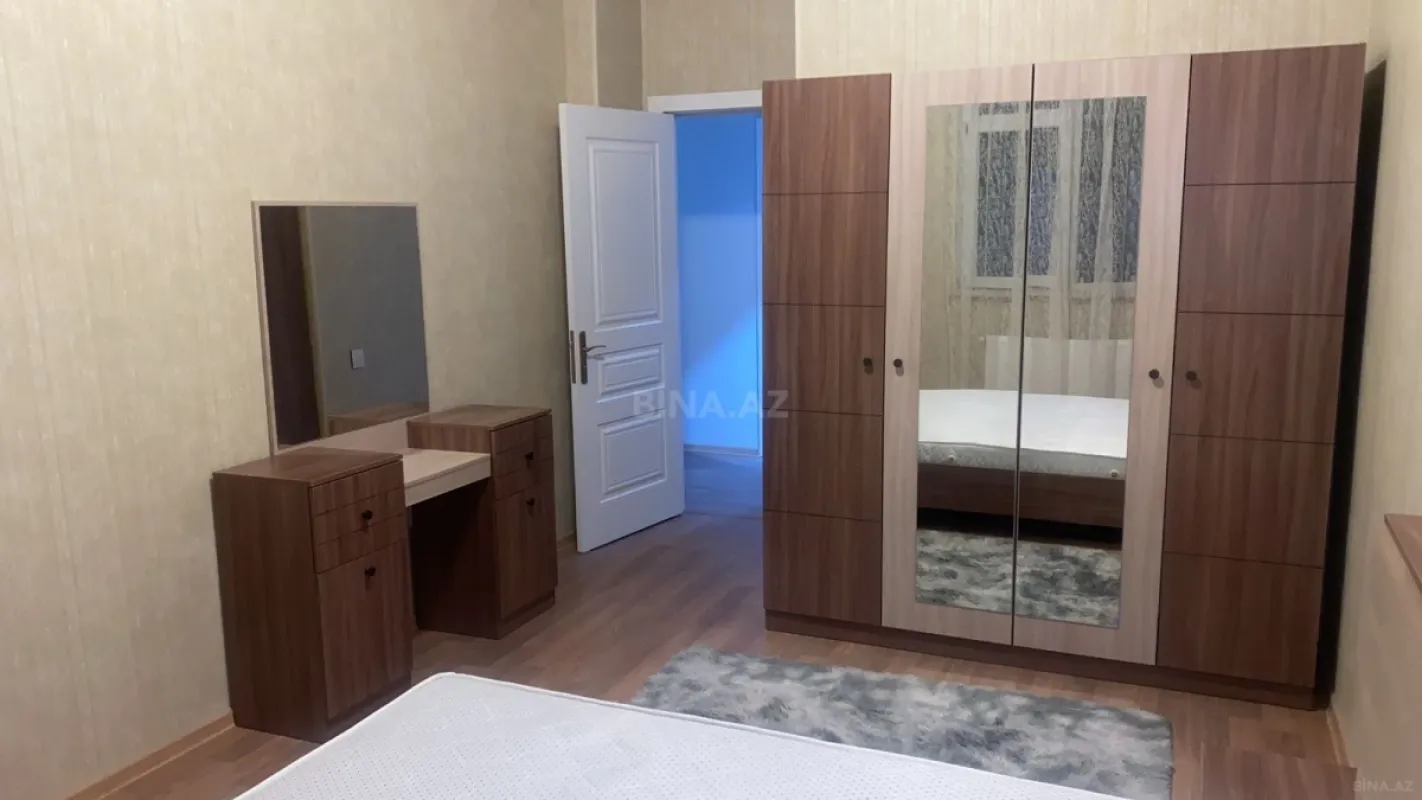 Kirayə verilir 4 otaqlı mənzil 99 m²