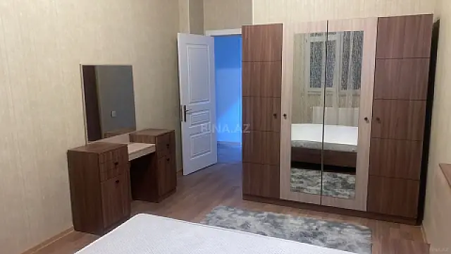 Kirayə verilir 4 otaqlı mənzil 99 m²