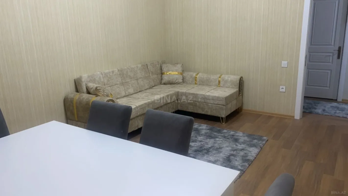Kirayə verilir 4 otaqlı mənzil 99 m²