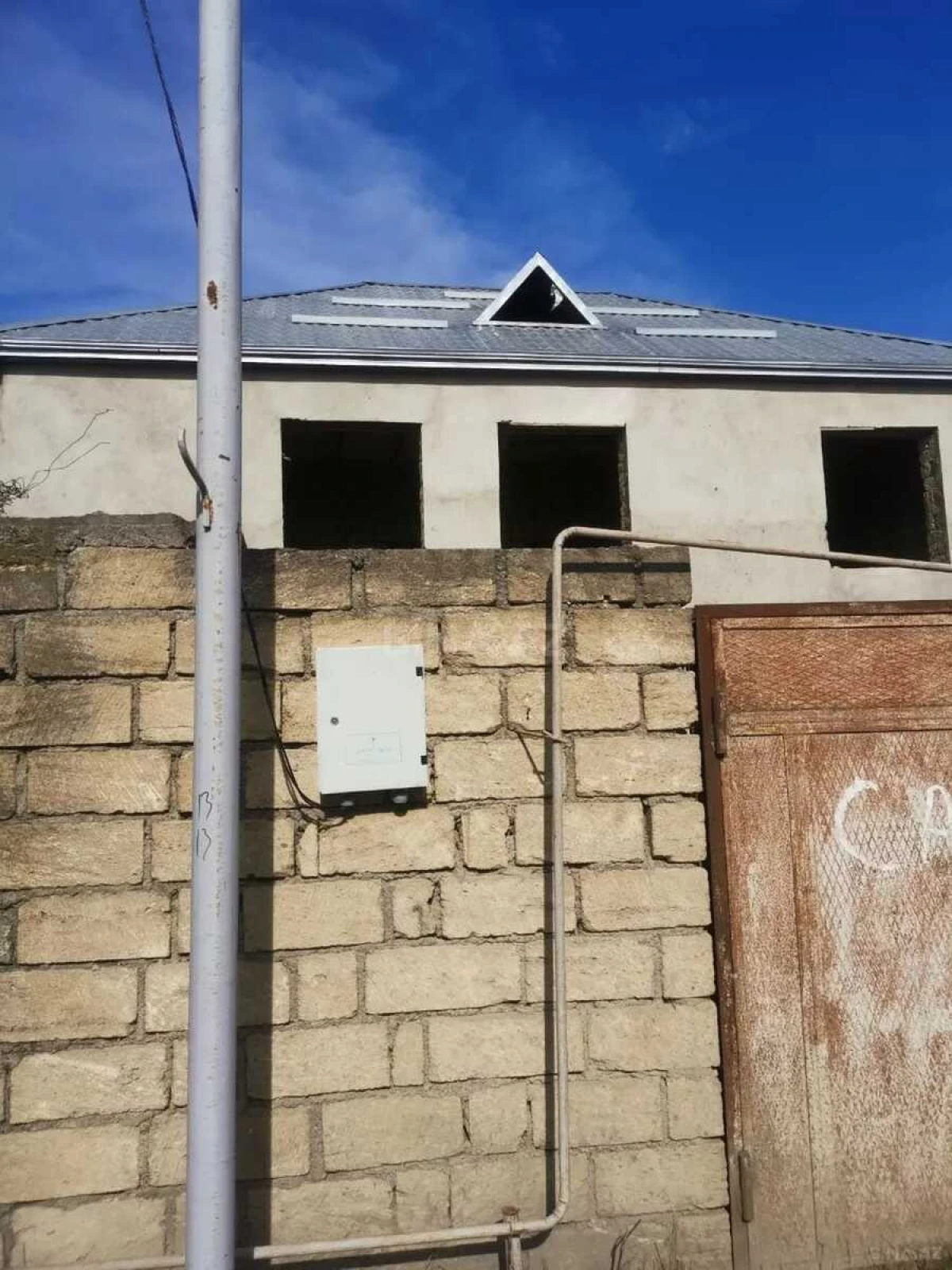 Satılır 6 otaqlı həyət evi 240 m²