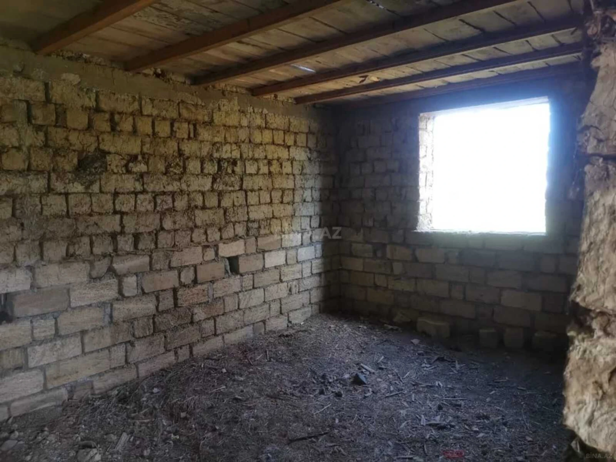 Satılır 6 otaqlı həyət evi 240 m²