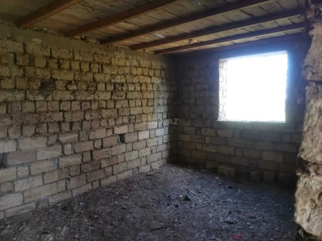 Satılır 6 otaqlı həyət evi 240 m²