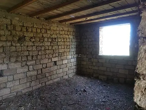 Satılır 6 otaqlı həyət evi 240 m²