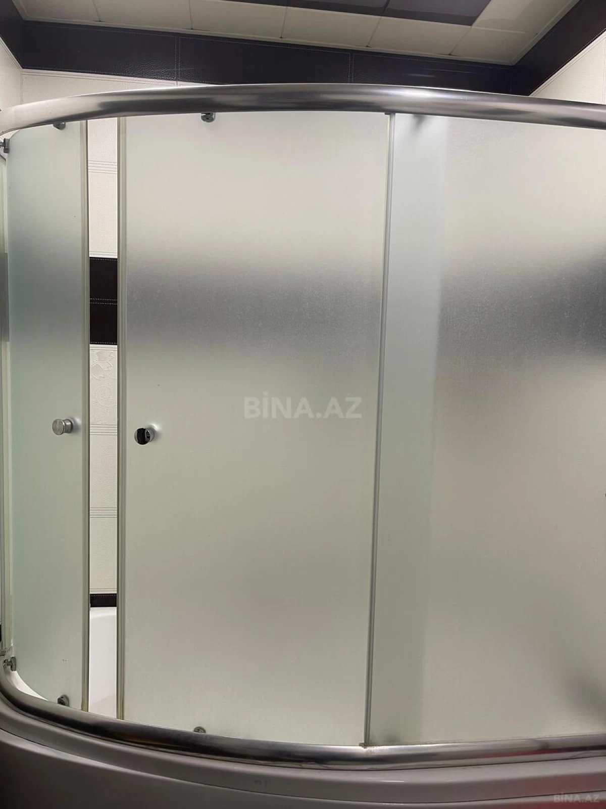 Satılır 4 otaqlı mənzil 131 m²