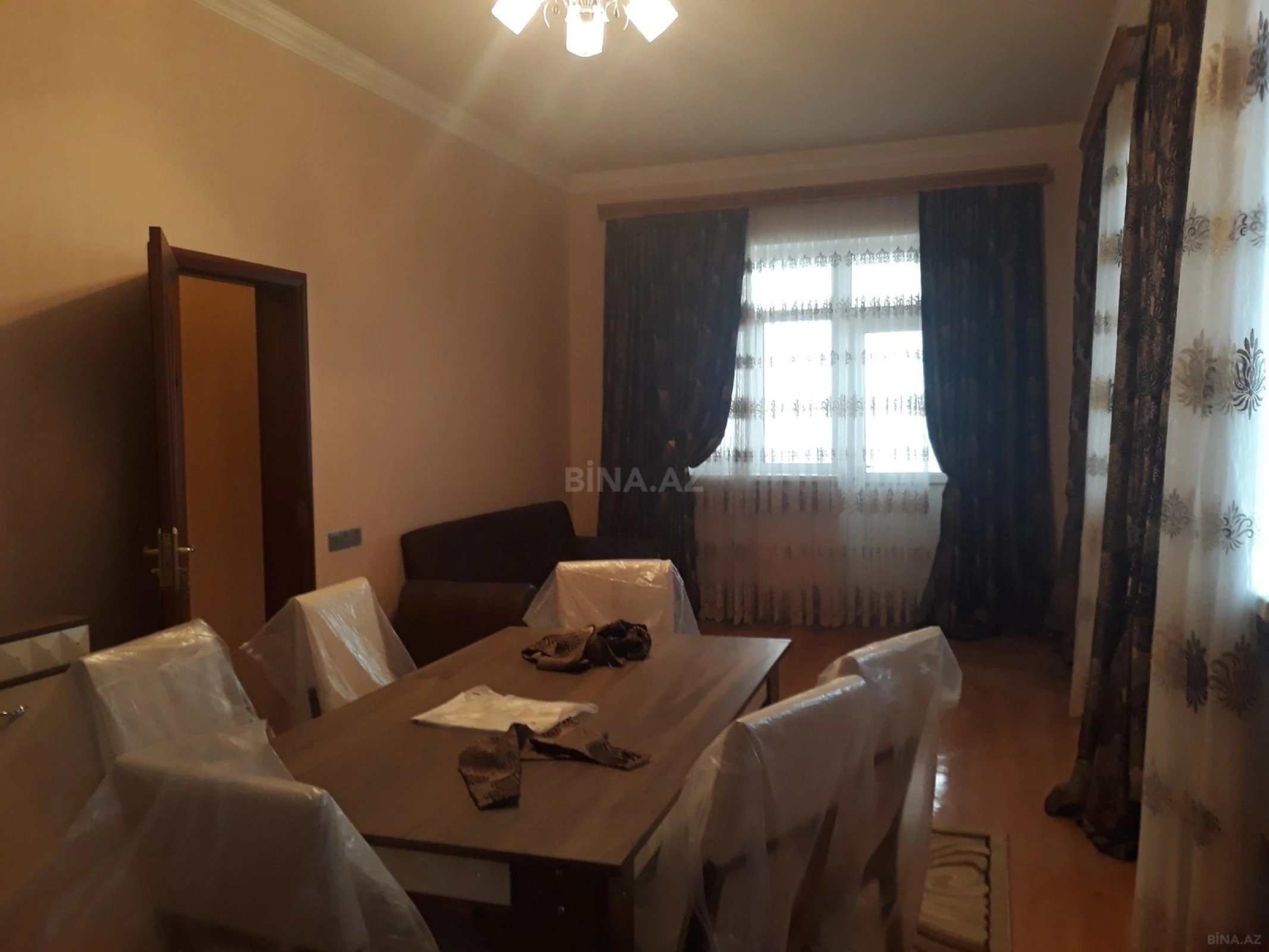 Satılır 5 otaqlı həyət evi 263.5 m²