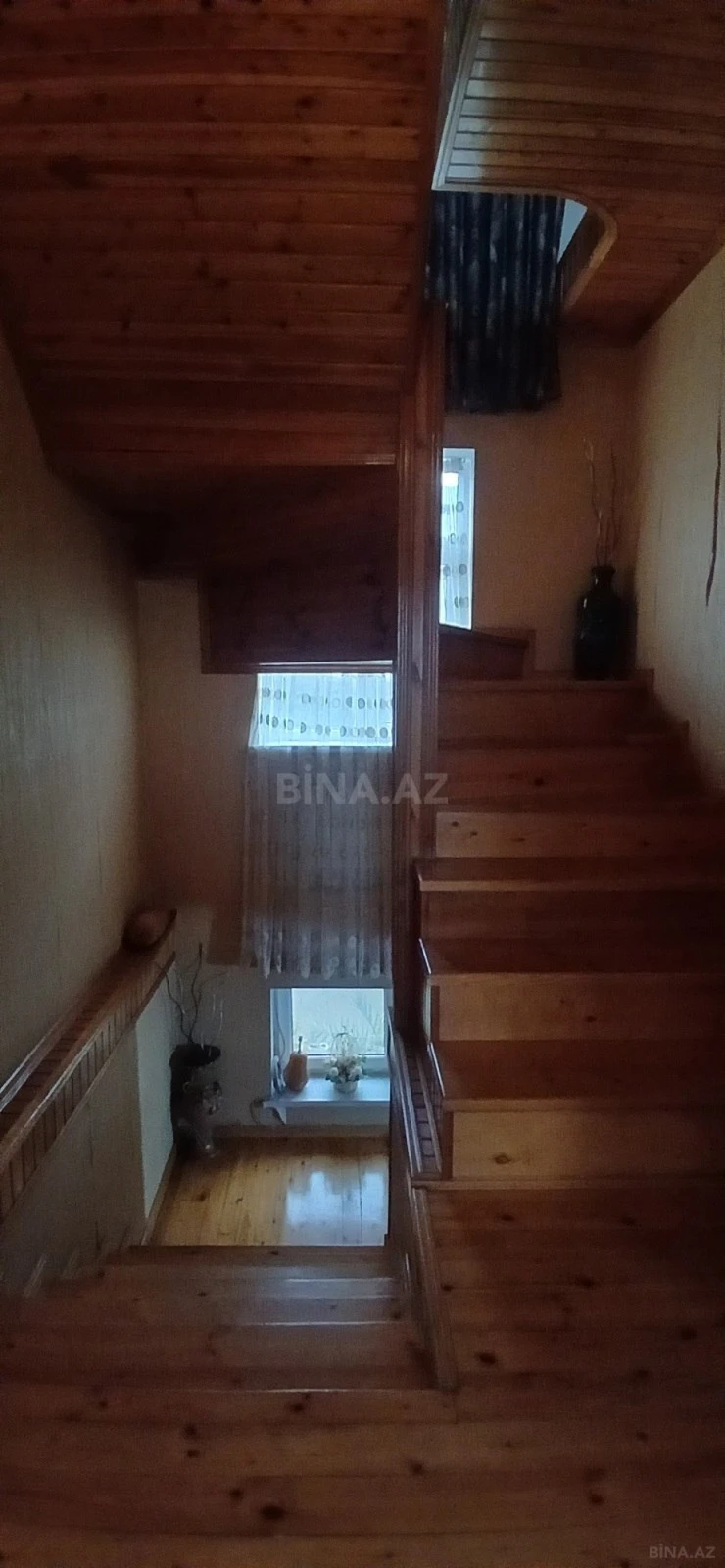 Satılır 5 otaqlı həyət evi 263.5 m²