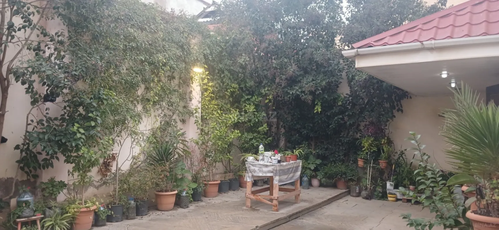 Satılır 5 otaqlı həyət evi 263.5 m²