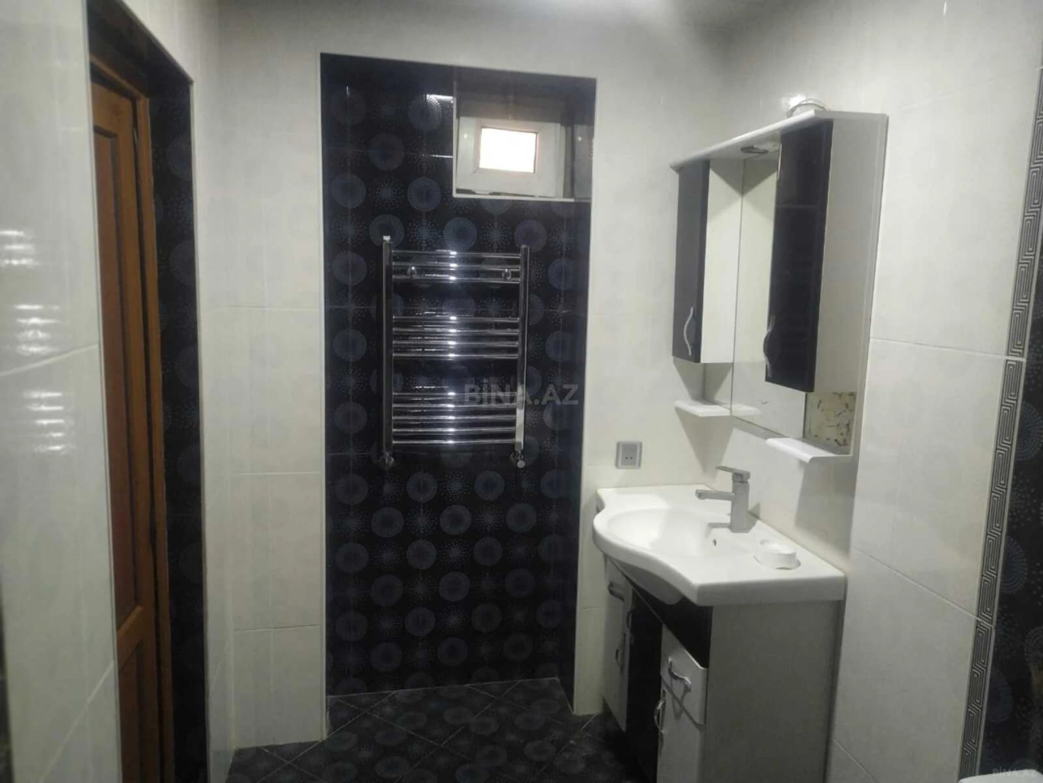 Satılır 5 otaqlı həyət evi 263.5 m²