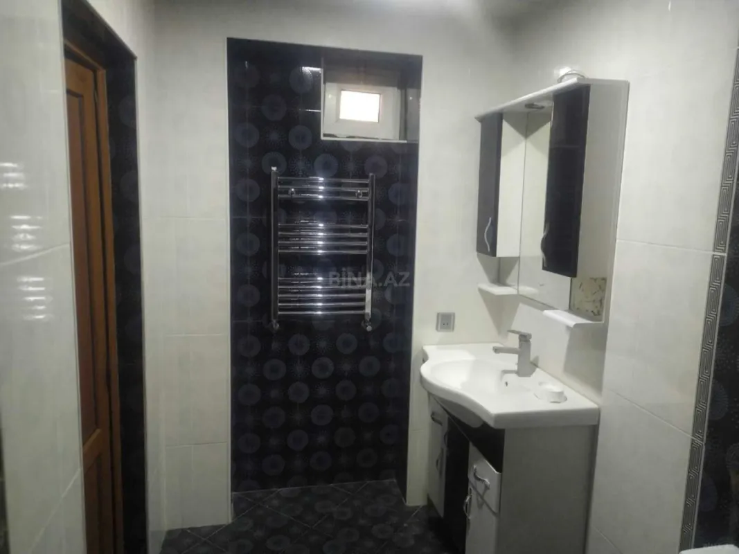 Satılır 5 otaqlı həyət evi 263.5 m²