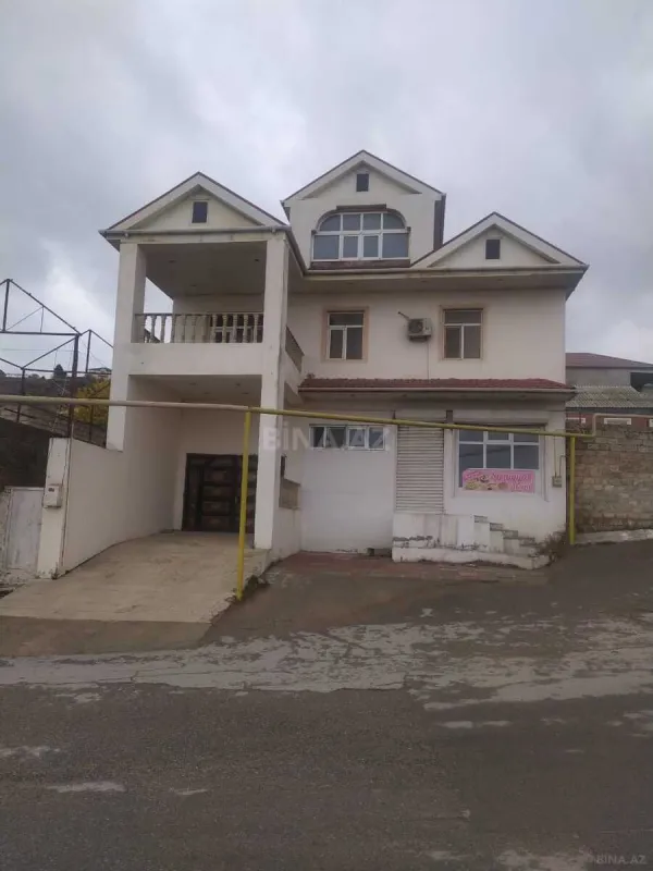 Satılır 5 otaqlı həyət evi 263.5 m²