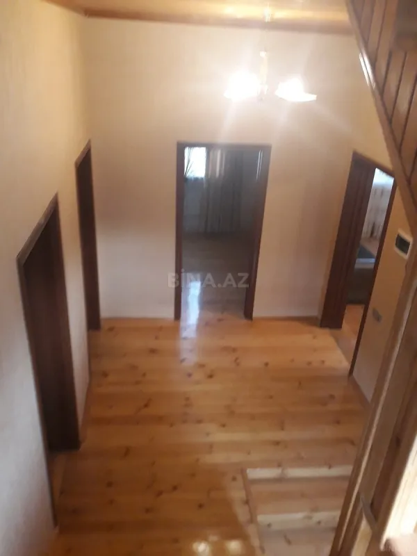Satılır 5 otaqlı həyət evi 263.5 m²
