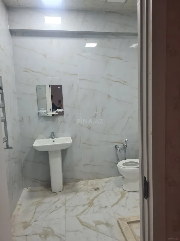 Kirayə verilir 2 otaqlı mənzil 67 m²