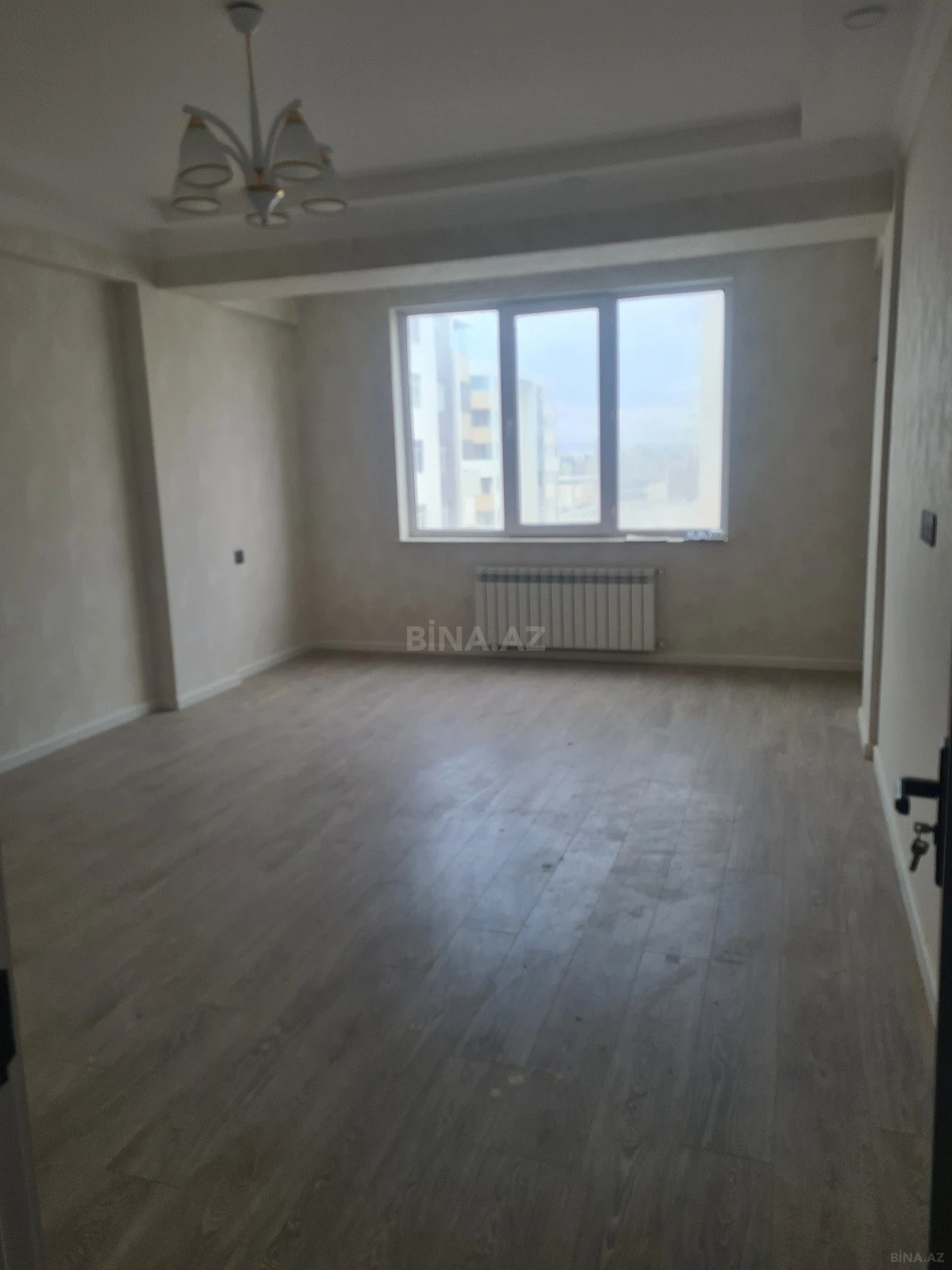 Kirayə verilir 2 otaqlı mənzil 67 m²