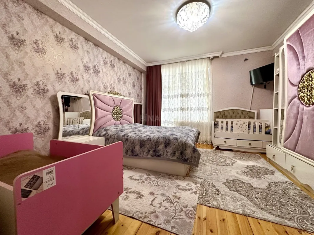 Satılır 3 otaqlı mənzil 105 m²