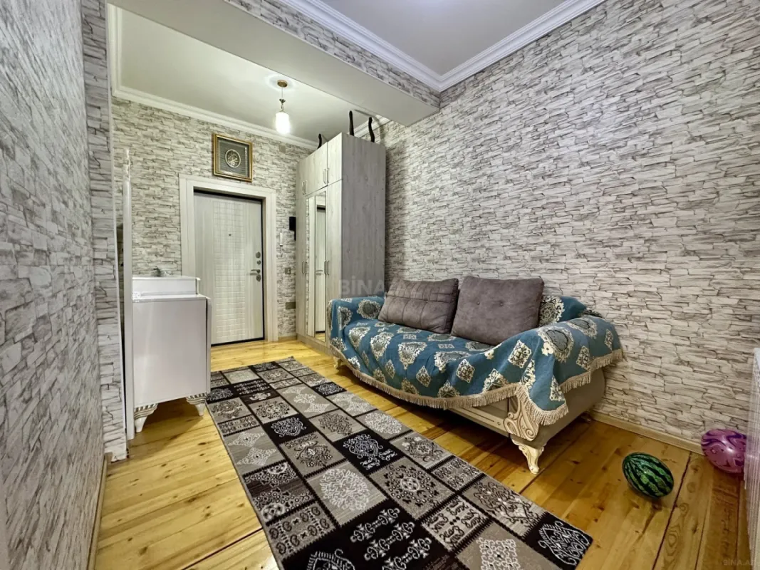 Satılır 3 otaqlı mənzil 105 m²