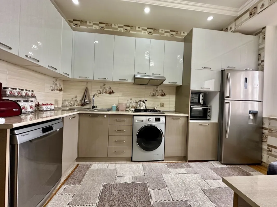 Satılır 3 otaqlı mənzil 105 m²