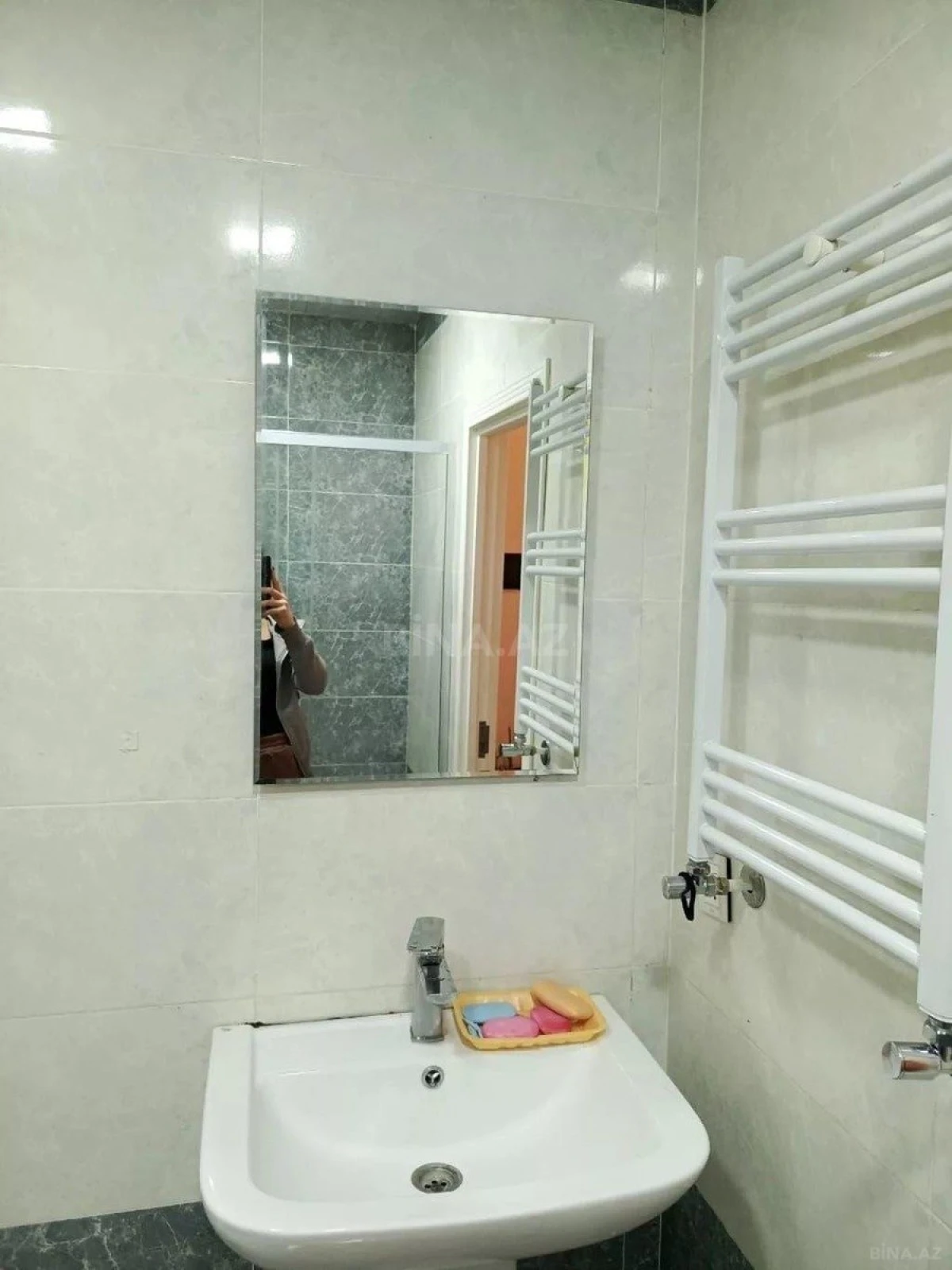 Kirayə verilir 2 otaqlı mənzil 108 m²