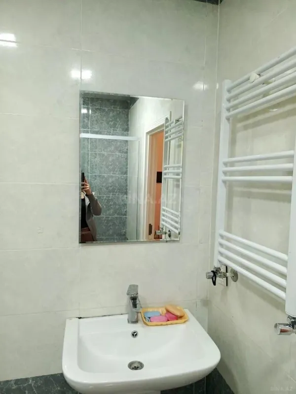 Kirayə verilir 2 otaqlı mənzil 108 m²