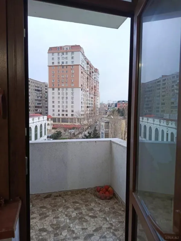 Kirayə verilir 2 otaqlı mənzil 108 m²