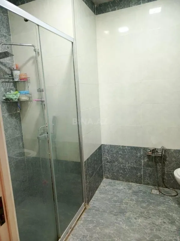 Kirayə verilir 2 otaqlı mənzil 108 m²