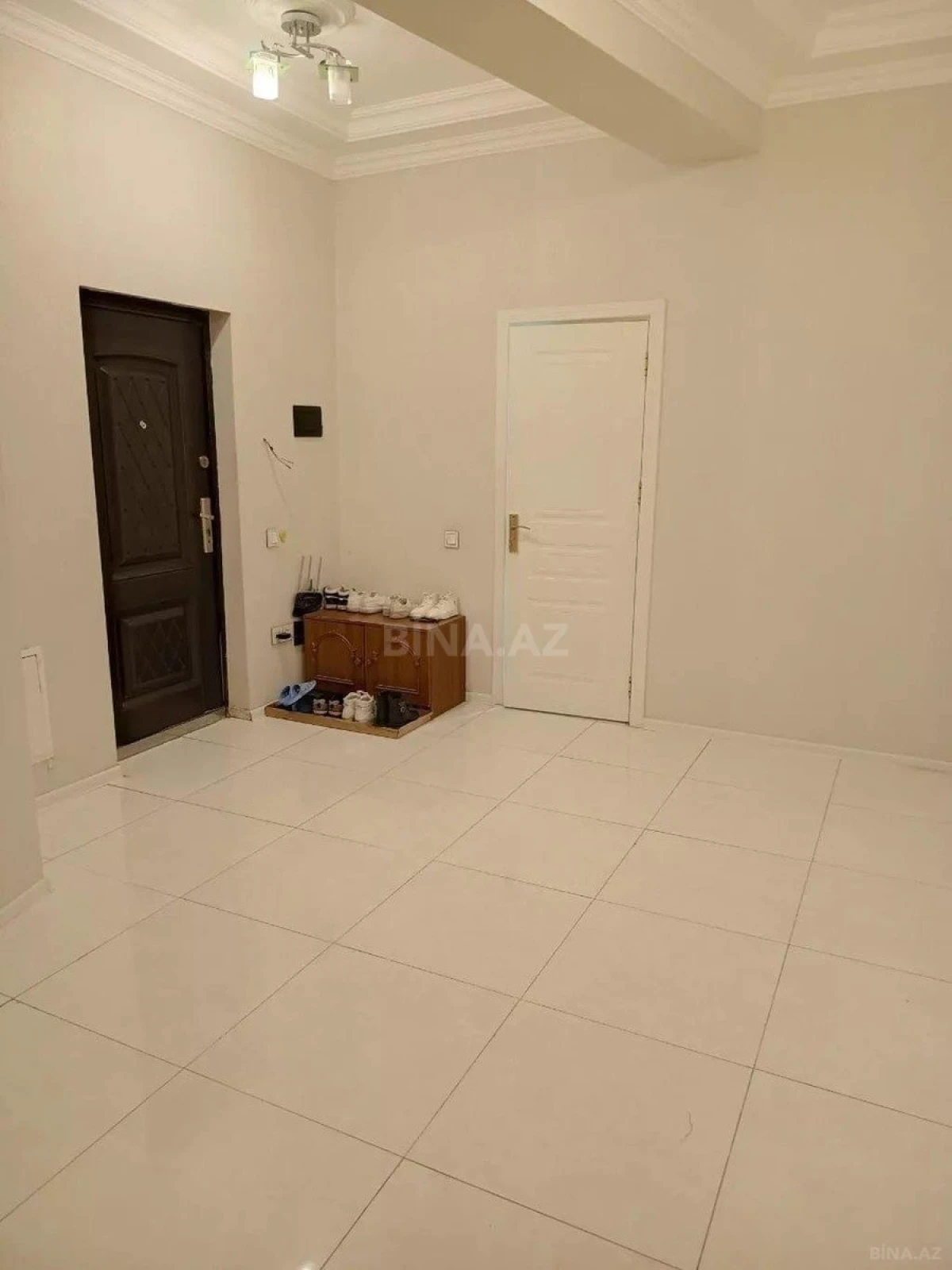 Kirayə verilir 2 otaqlı mənzil 108 m²