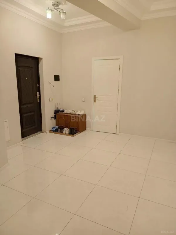 Kirayə verilir 2 otaqlı mənzil 108 m²