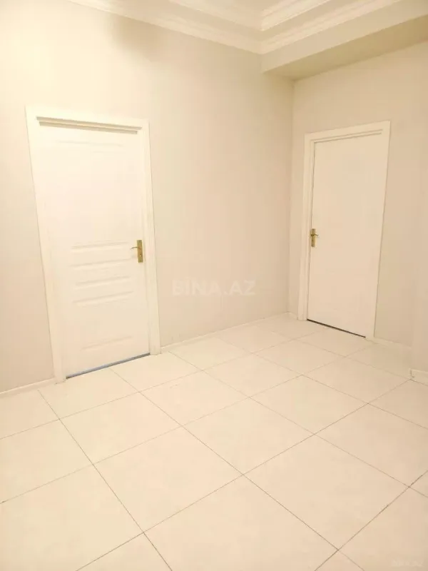 Kirayə verilir 2 otaqlı mənzil 108 m²