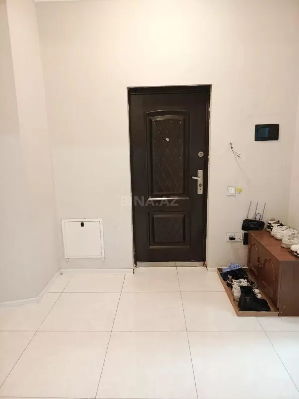 Kirayə verilir 2 otaqlı mənzil 108 m²