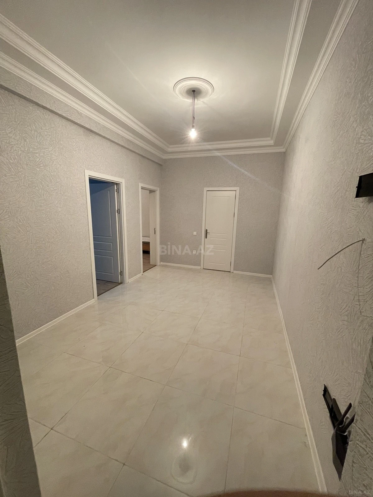 Kirayə verilir 2 otaqlı mənzil 76 m²