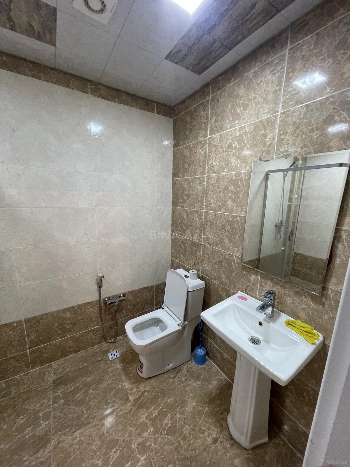 Kirayə verilir 2 otaqlı mənzil 76 m²