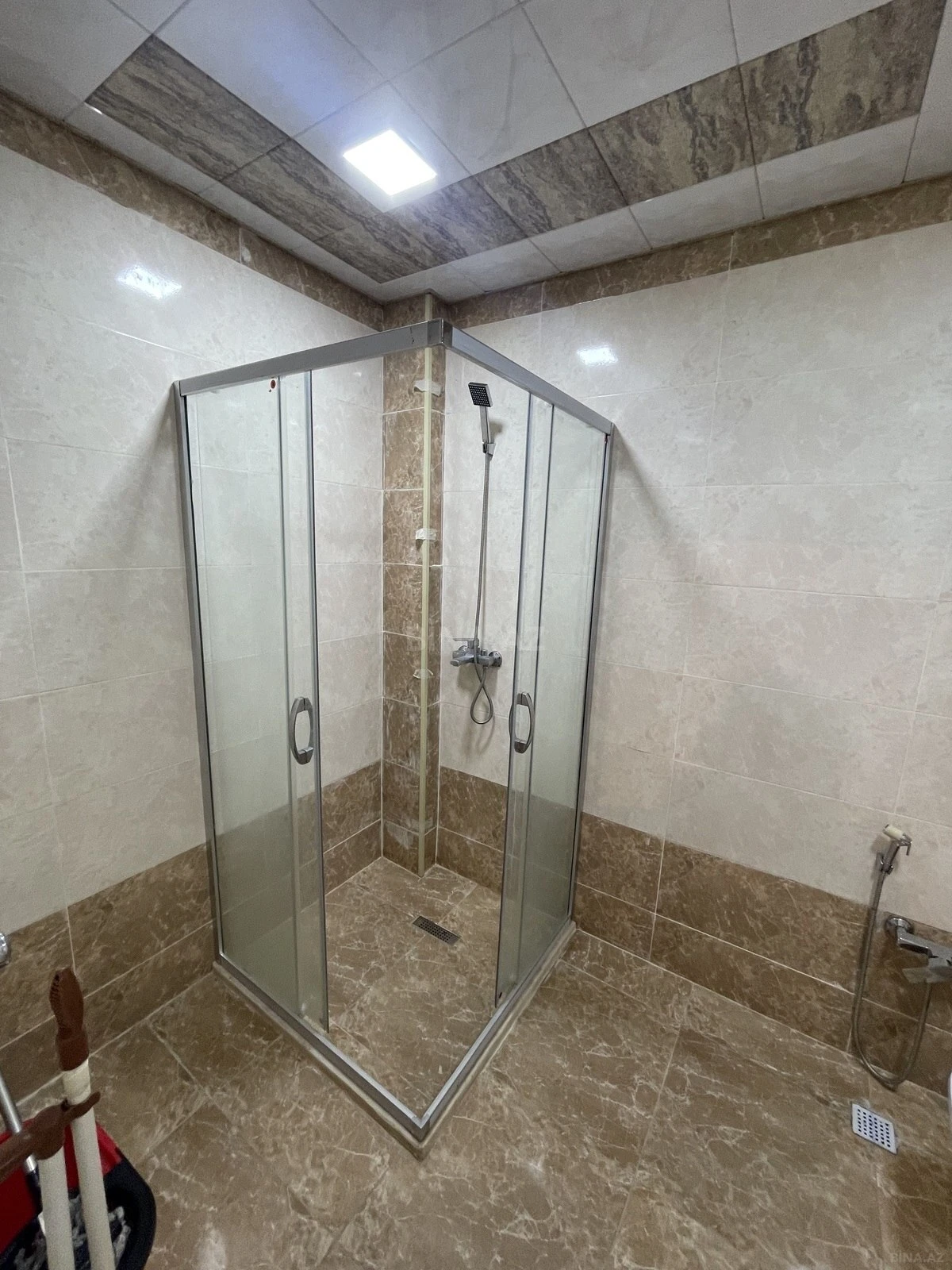 Kirayə verilir 2 otaqlı mənzil 76 m²
