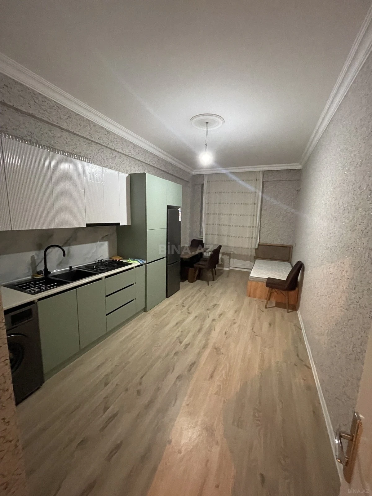 Kirayə verilir 2 otaqlı mənzil 76 m²