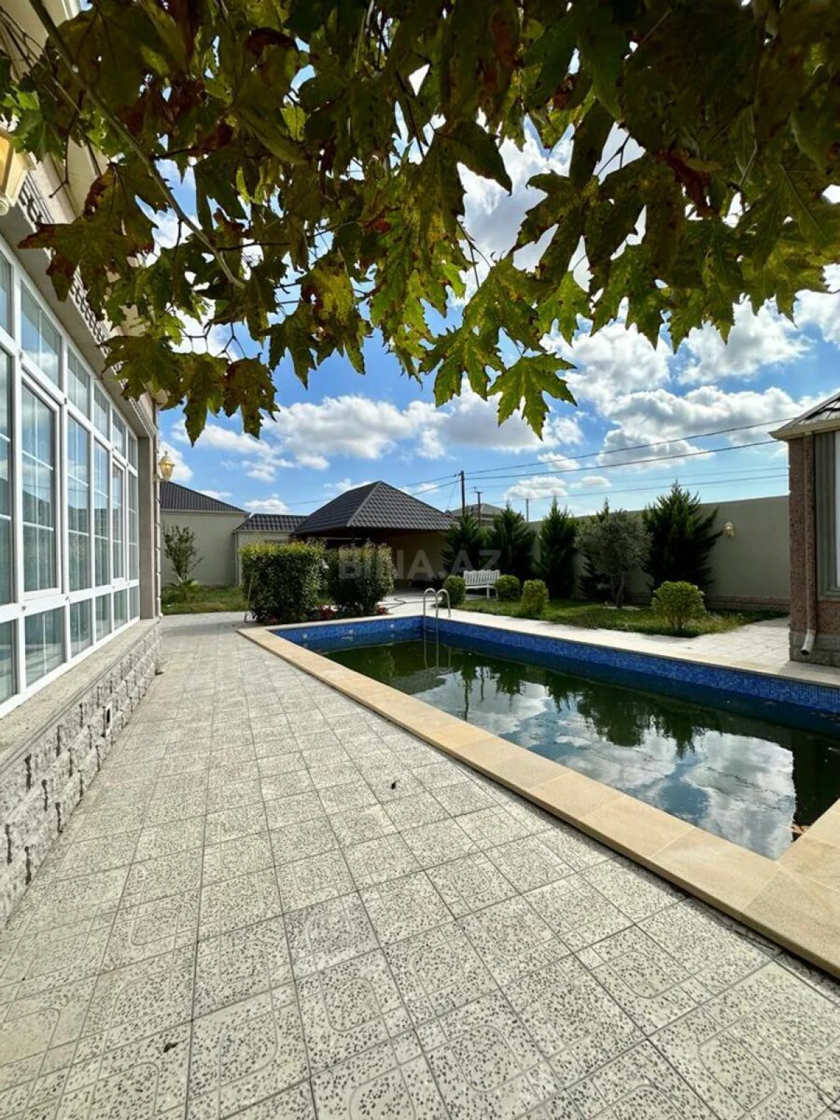 Satılır 4 otaqlı həyət evi 180 m²