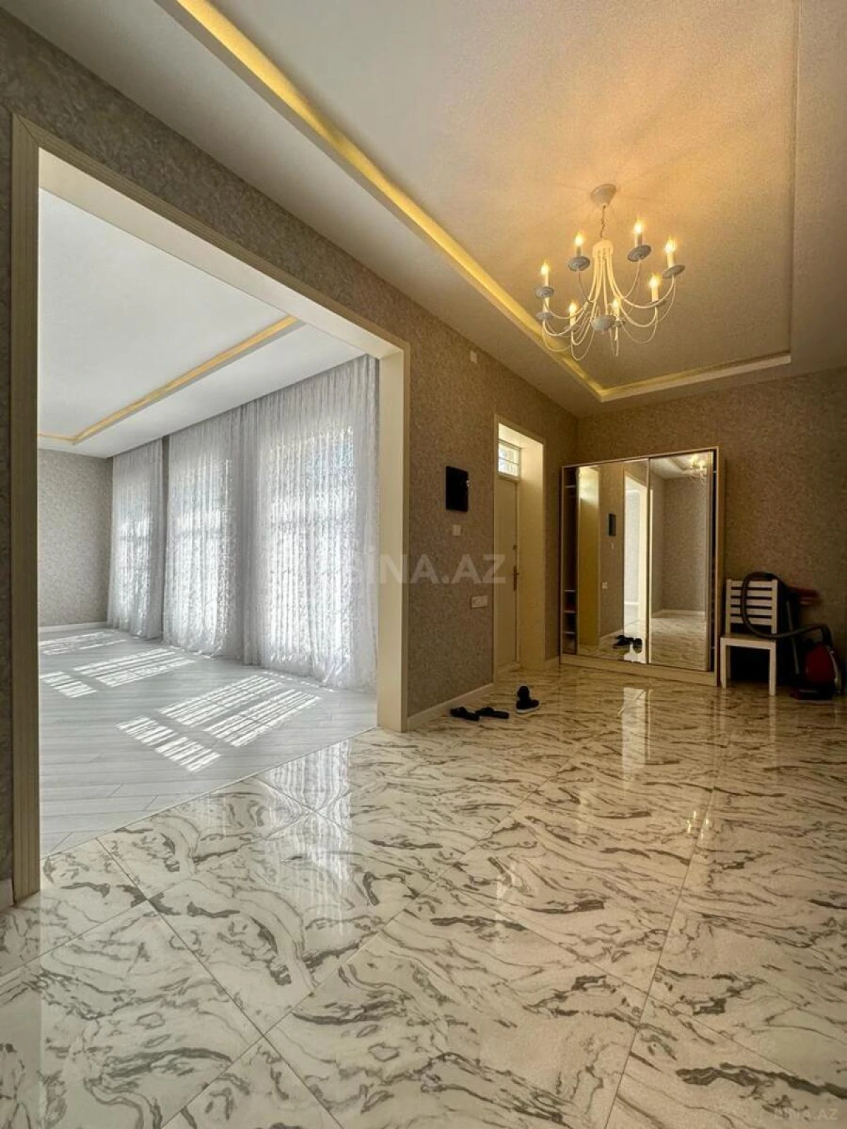 Satılır 4 otaqlı həyət evi 180 m²