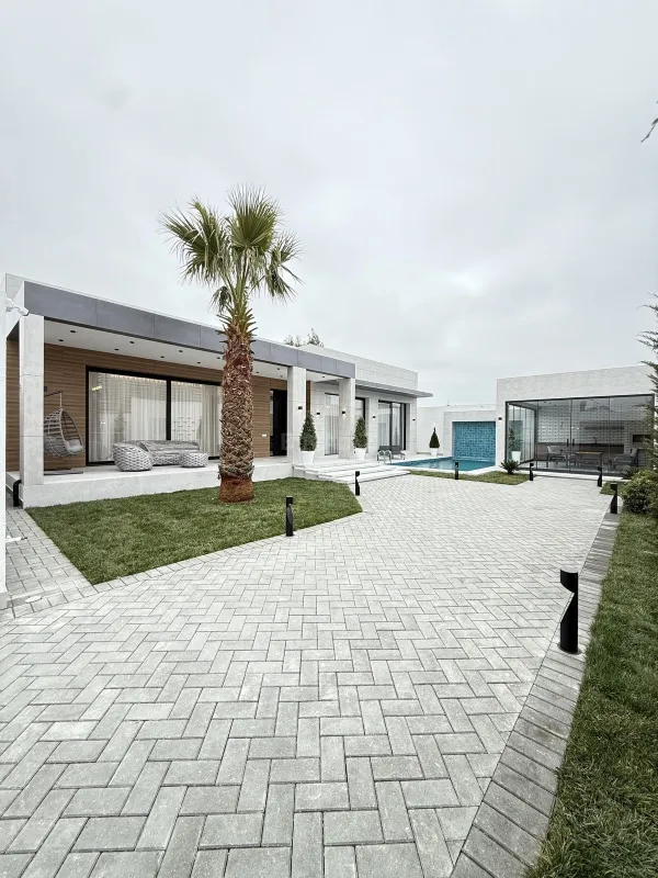 Satılır 5 otaqlı həyət evi 260 m²