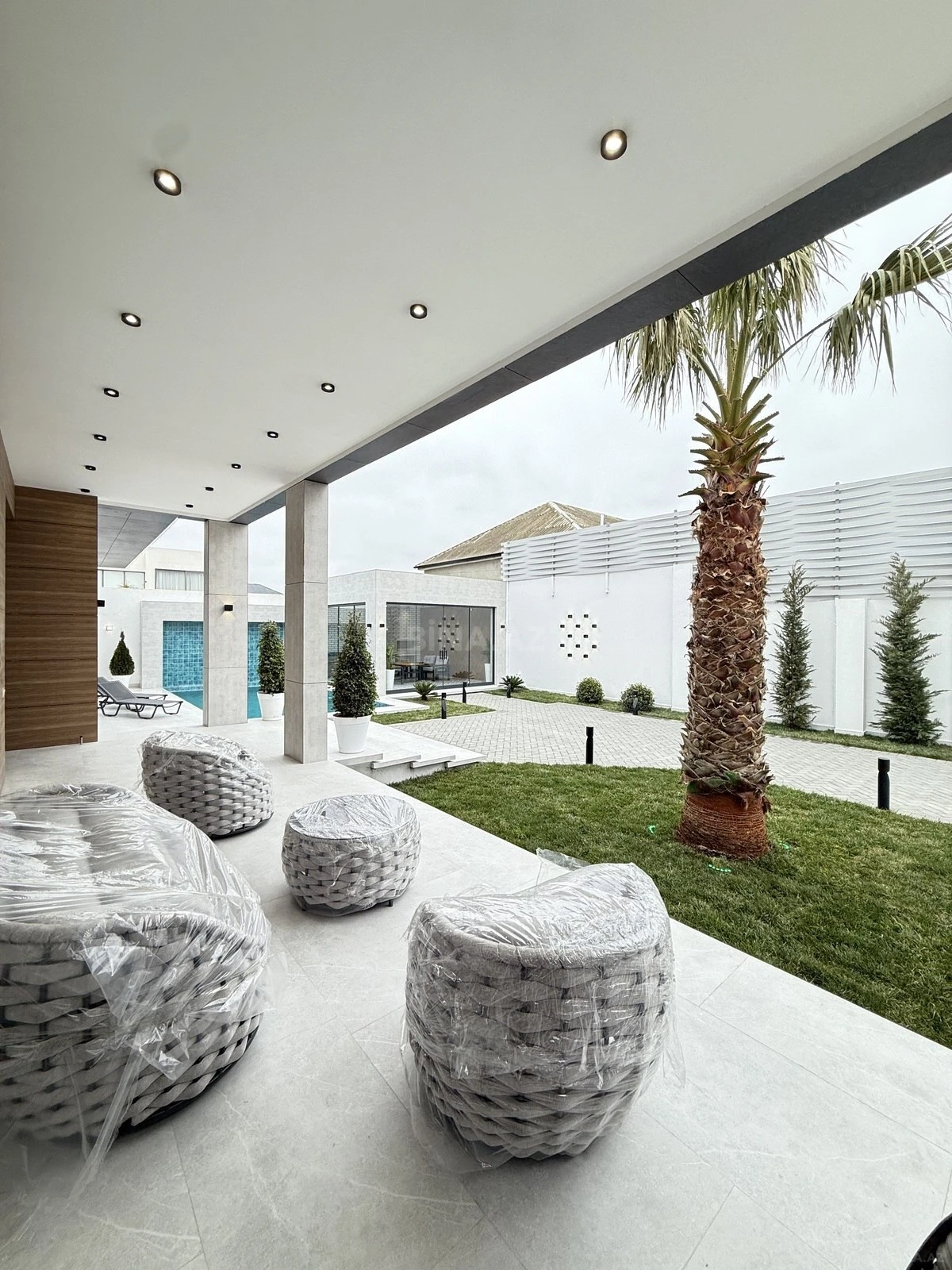 Satılır 5 otaqlı həyət evi 260 m²