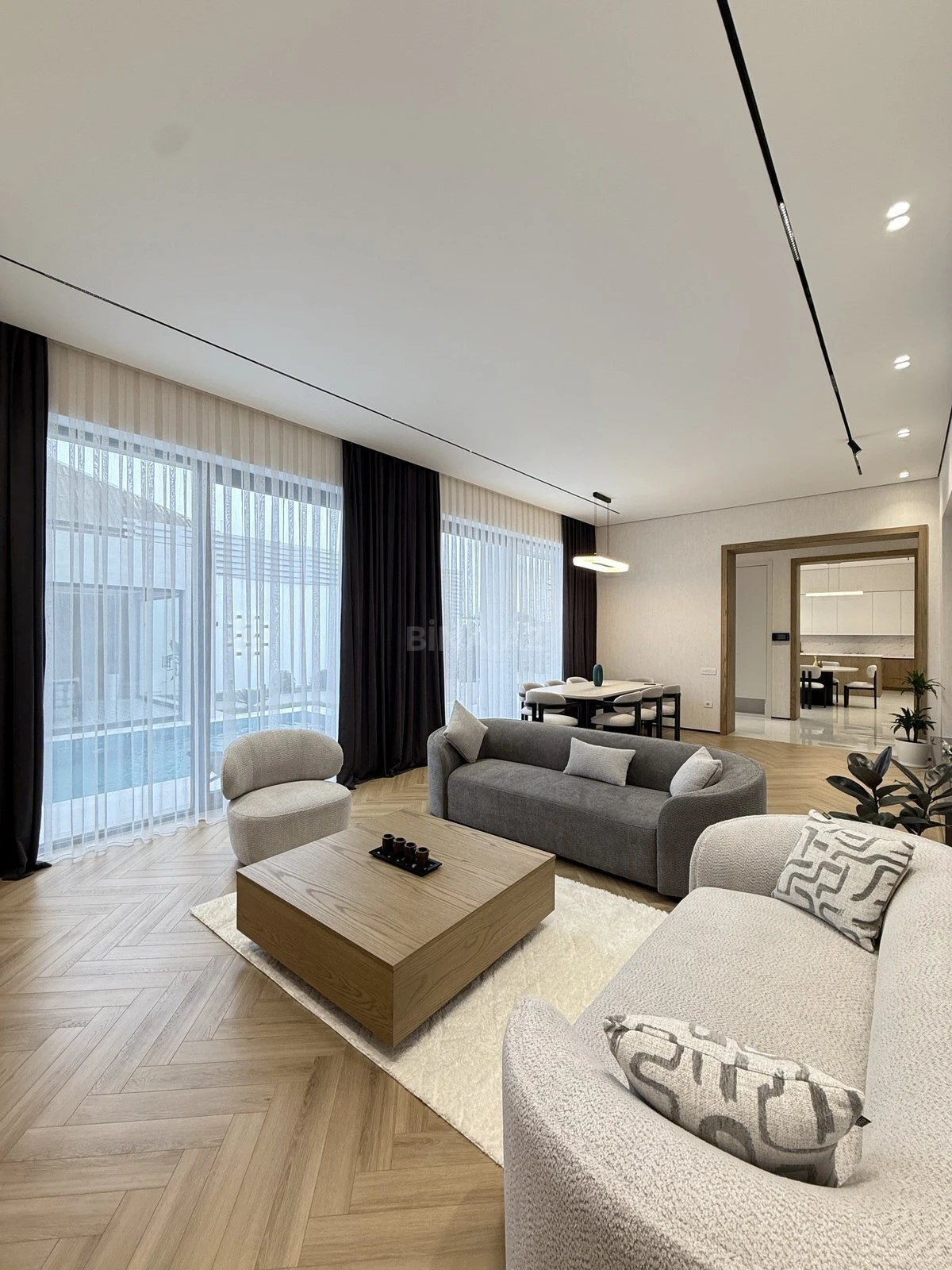 Satılır 5 otaqlı həyət evi 260 m²