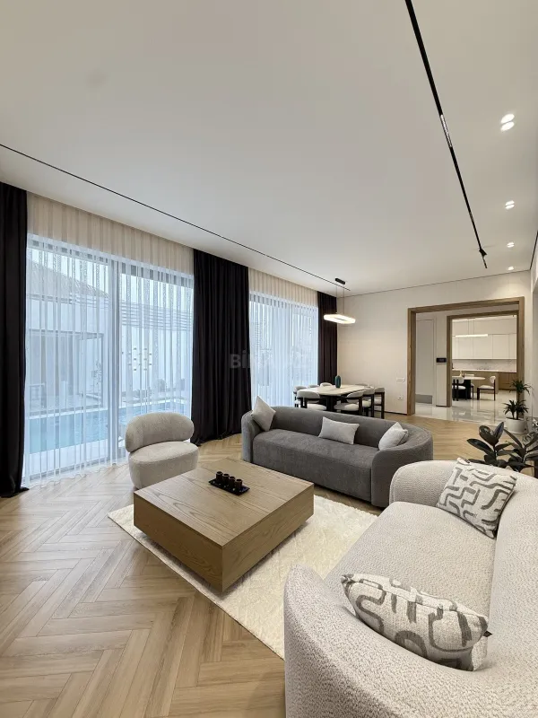 Satılır 5 otaqlı həyət evi 260 m²