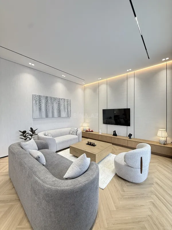 Satılır 5 otaqlı həyət evi 260 m²