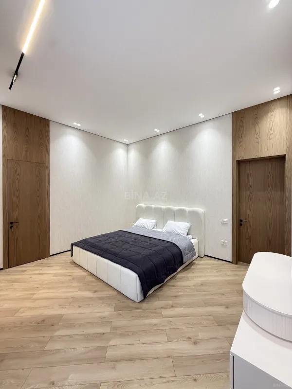 Satılır 5 otaqlı həyət evi 260 m²