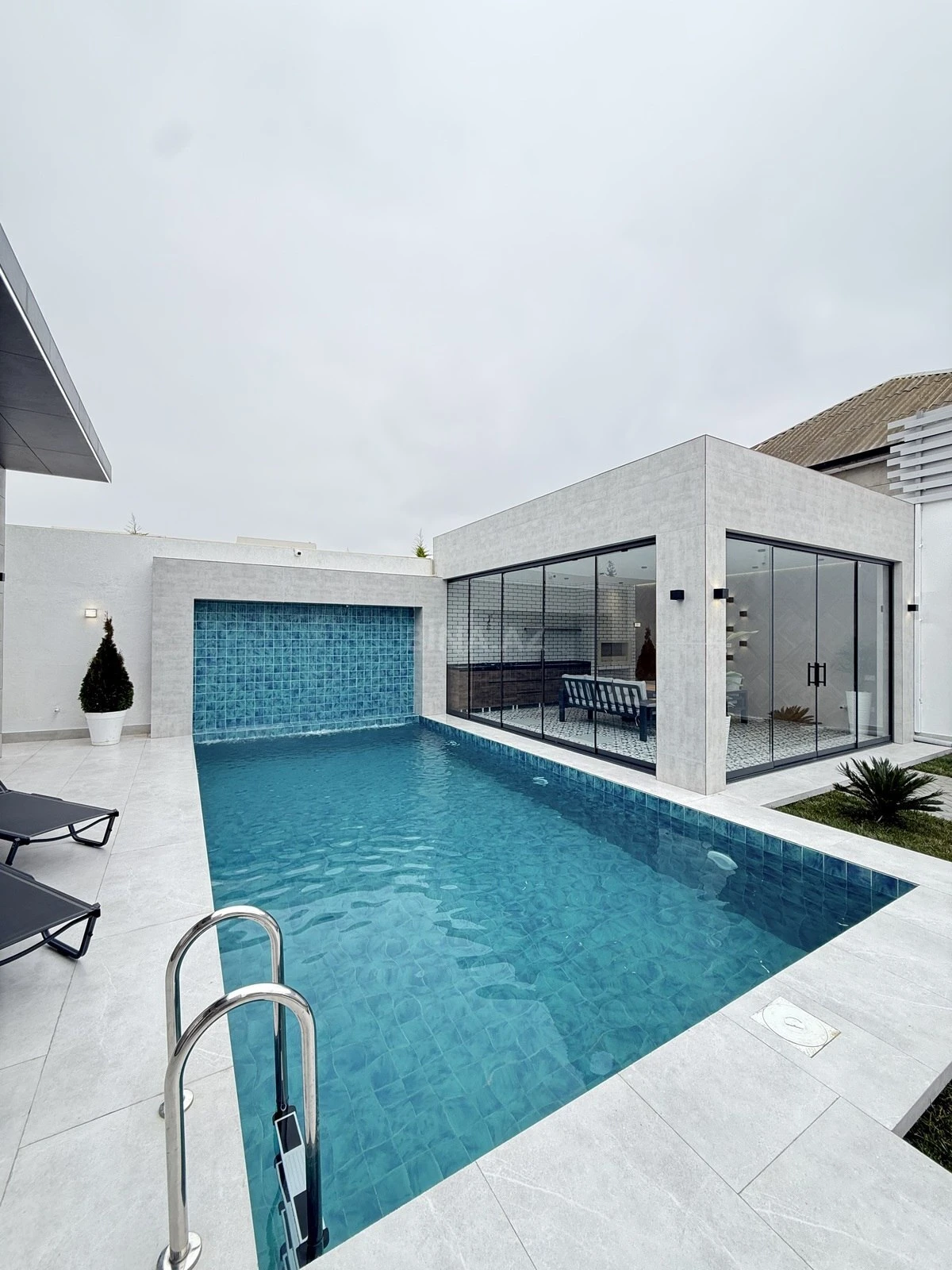 Satılır 5 otaqlı həyət evi 260 m²