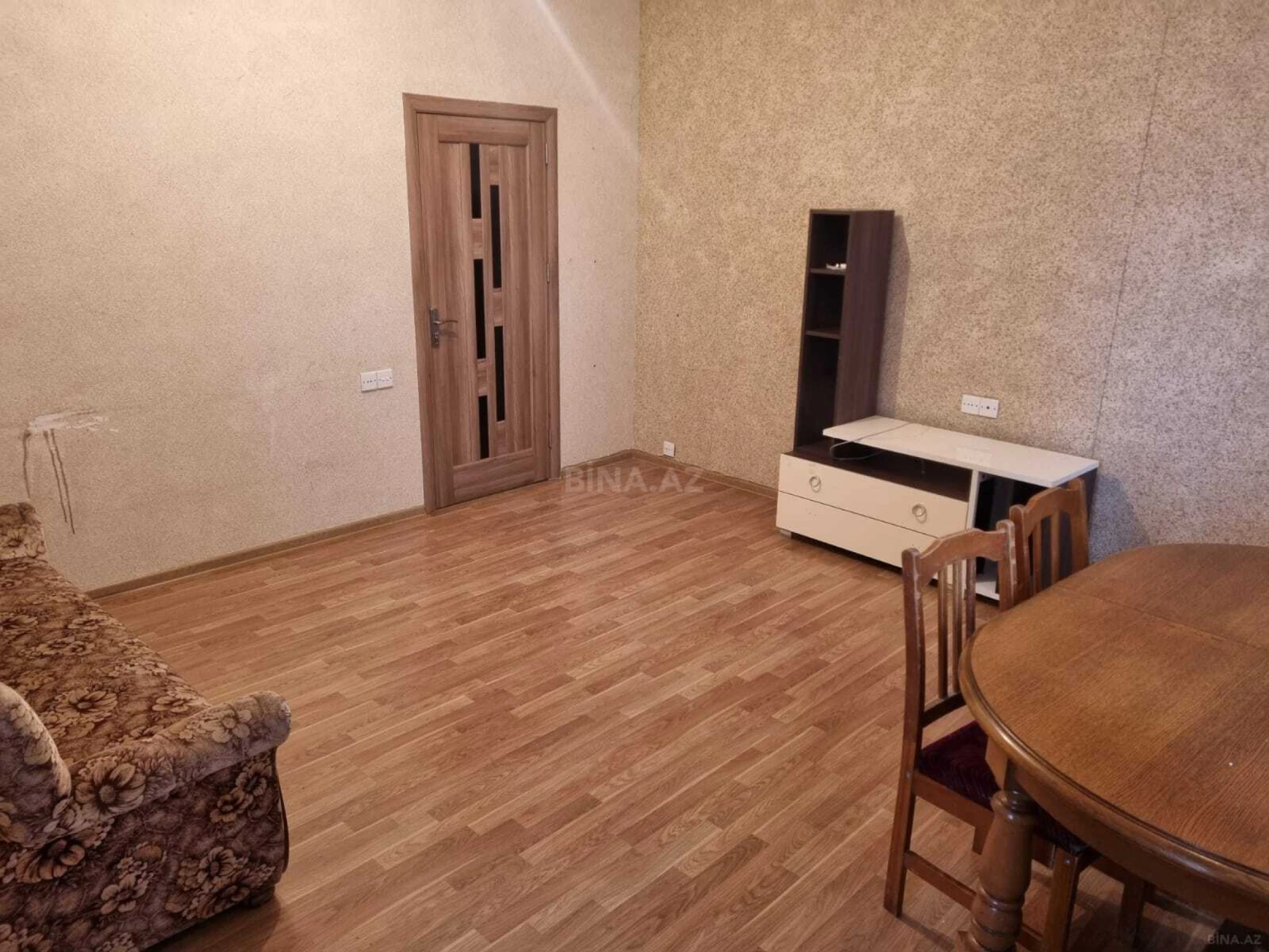 Kirayə verilir 2 otaqlı mənzil 80 m²