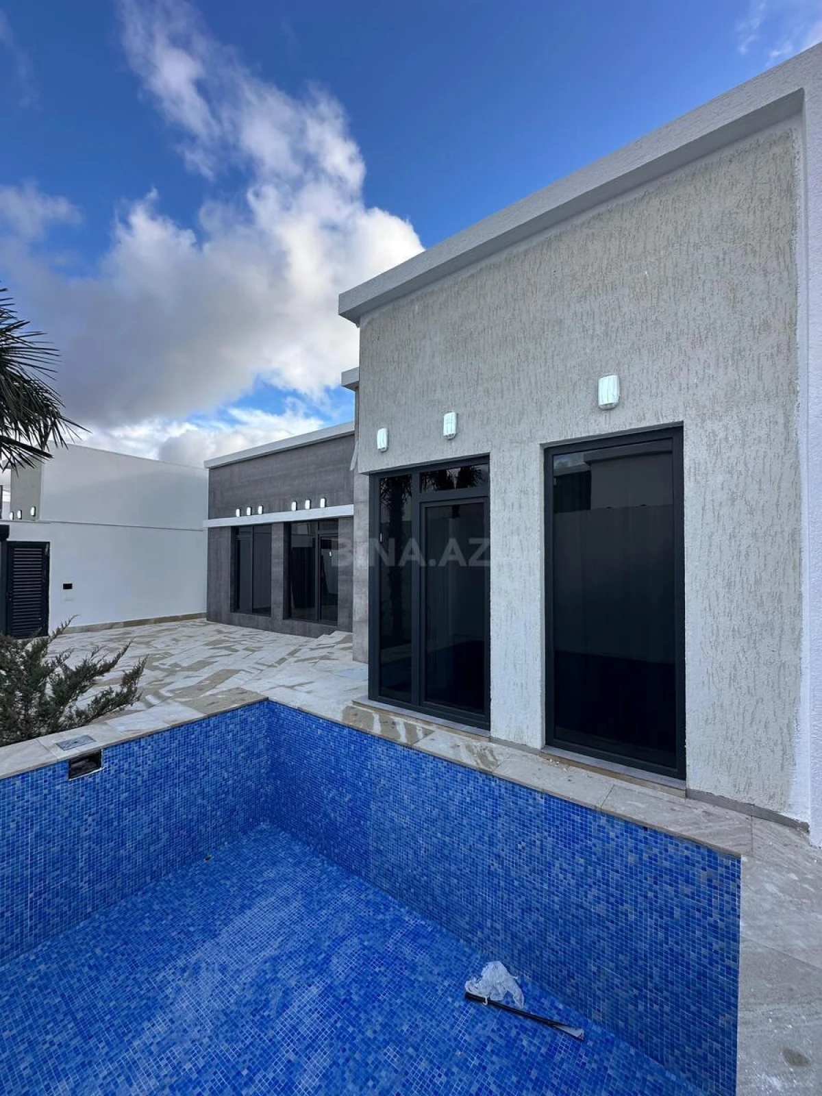 Satılır 4 otaqlı həyət evi 140 m²