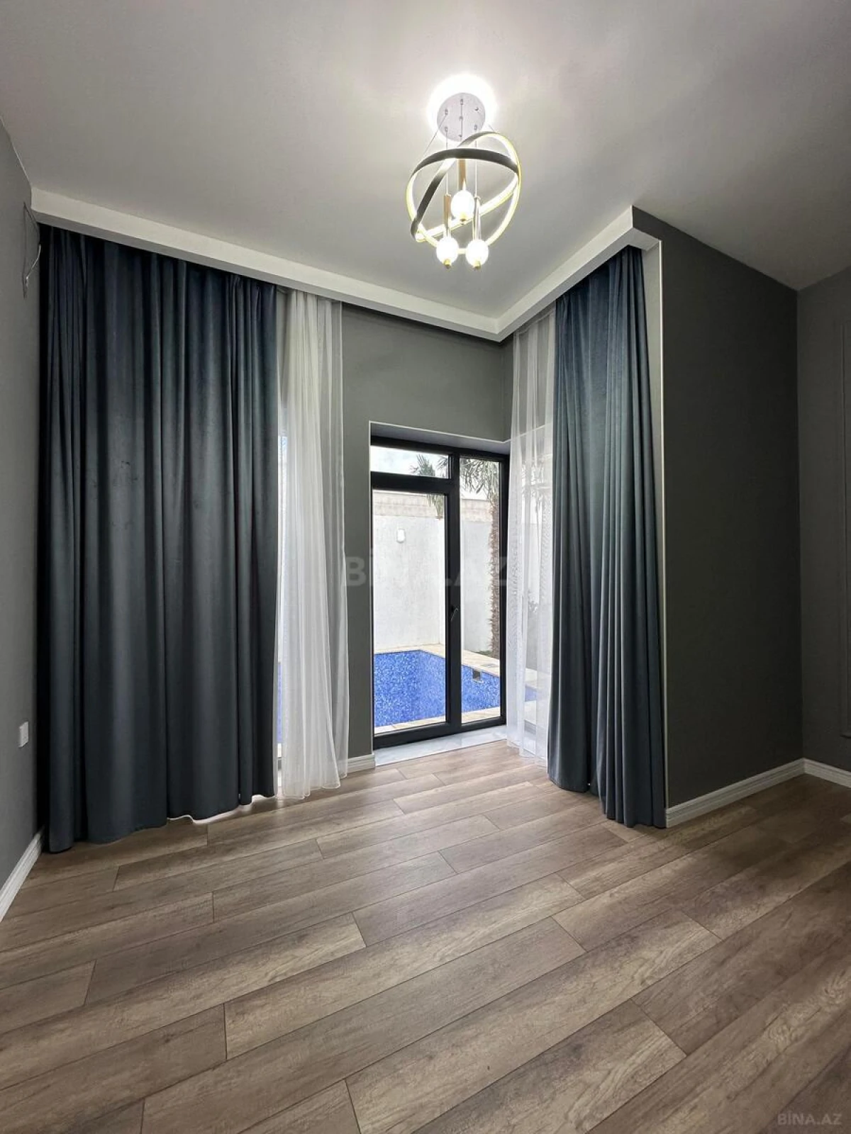 Satılır 4 otaqlı həyət evi 140 m²