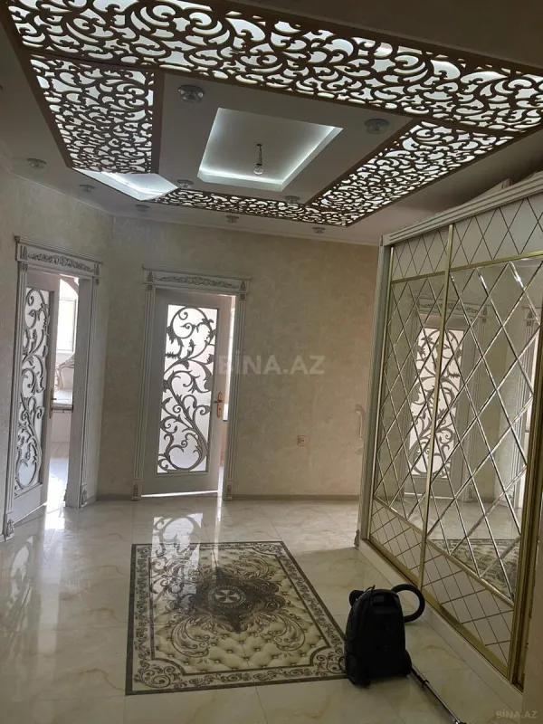 Kirayə verilir 3 otaqlı mənzil 130 m²